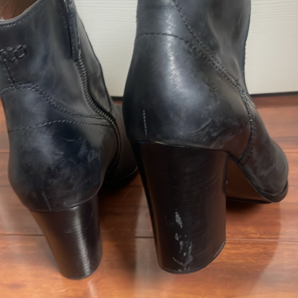 Women’s Frye Boots, 9.5. Used, needs a good polish. - Picture 3 of 4